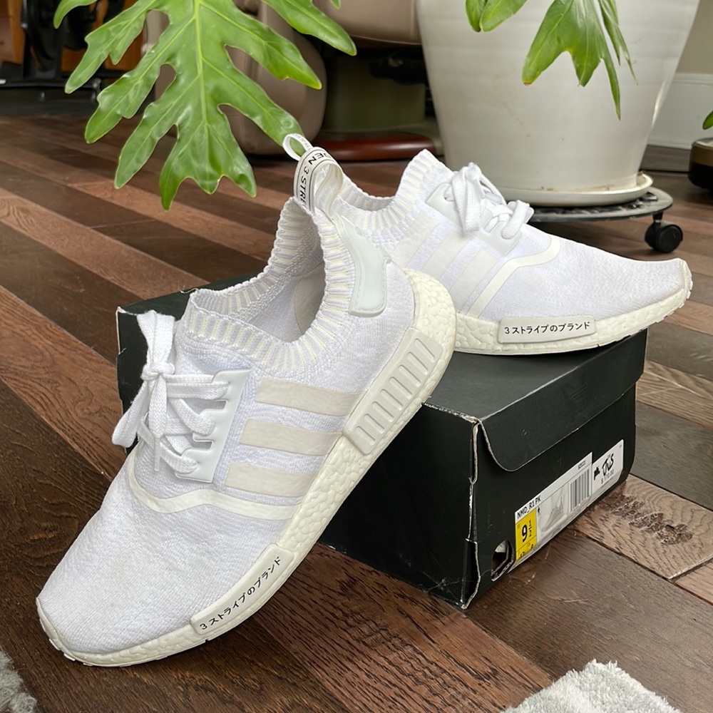 adidas NMD R1
Japan Triple White